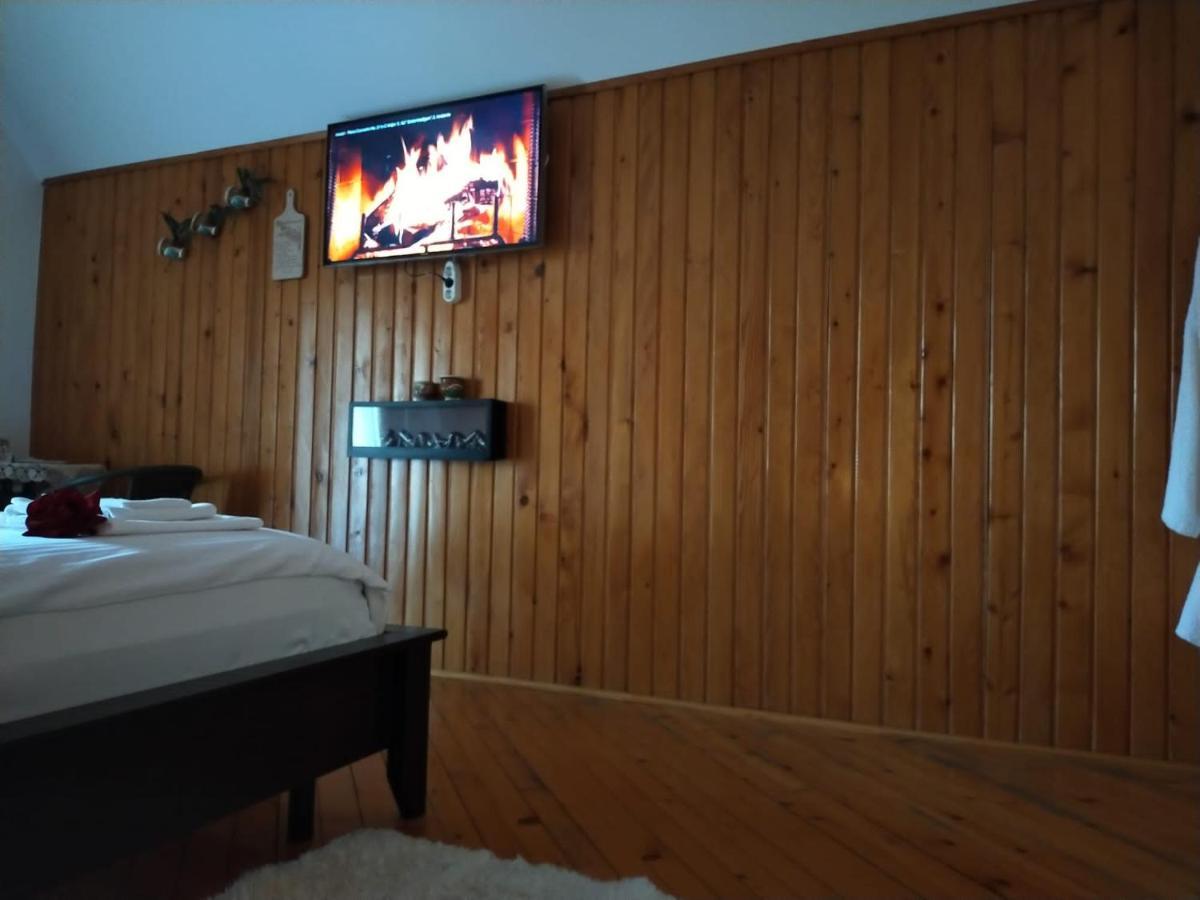 Casa Maria Roses 호텔 Rîşnov 외부 사진