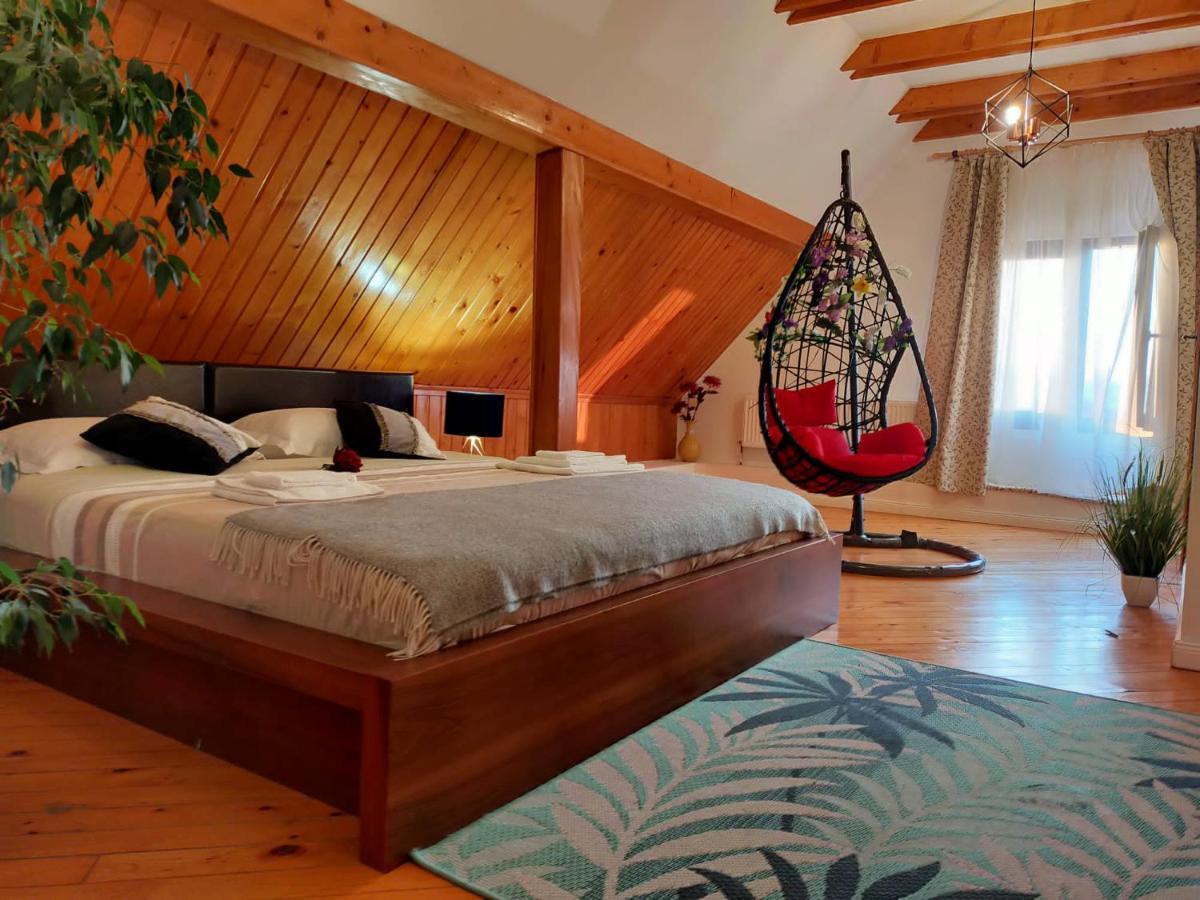 Casa Maria Roses 호텔 Rîşnov 외부 사진
